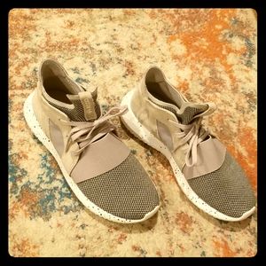 Adidas tubular sneakers, like new sz 7